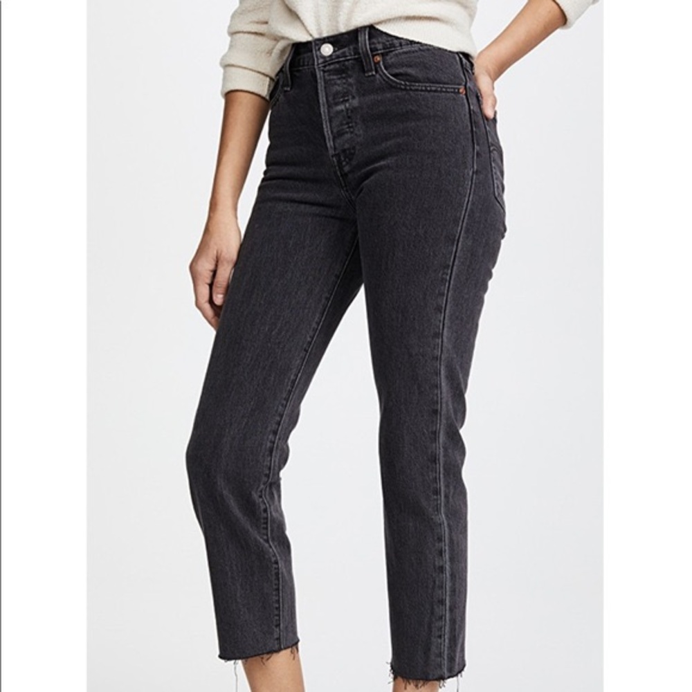 Gray/black wedgie straight Levi jeans